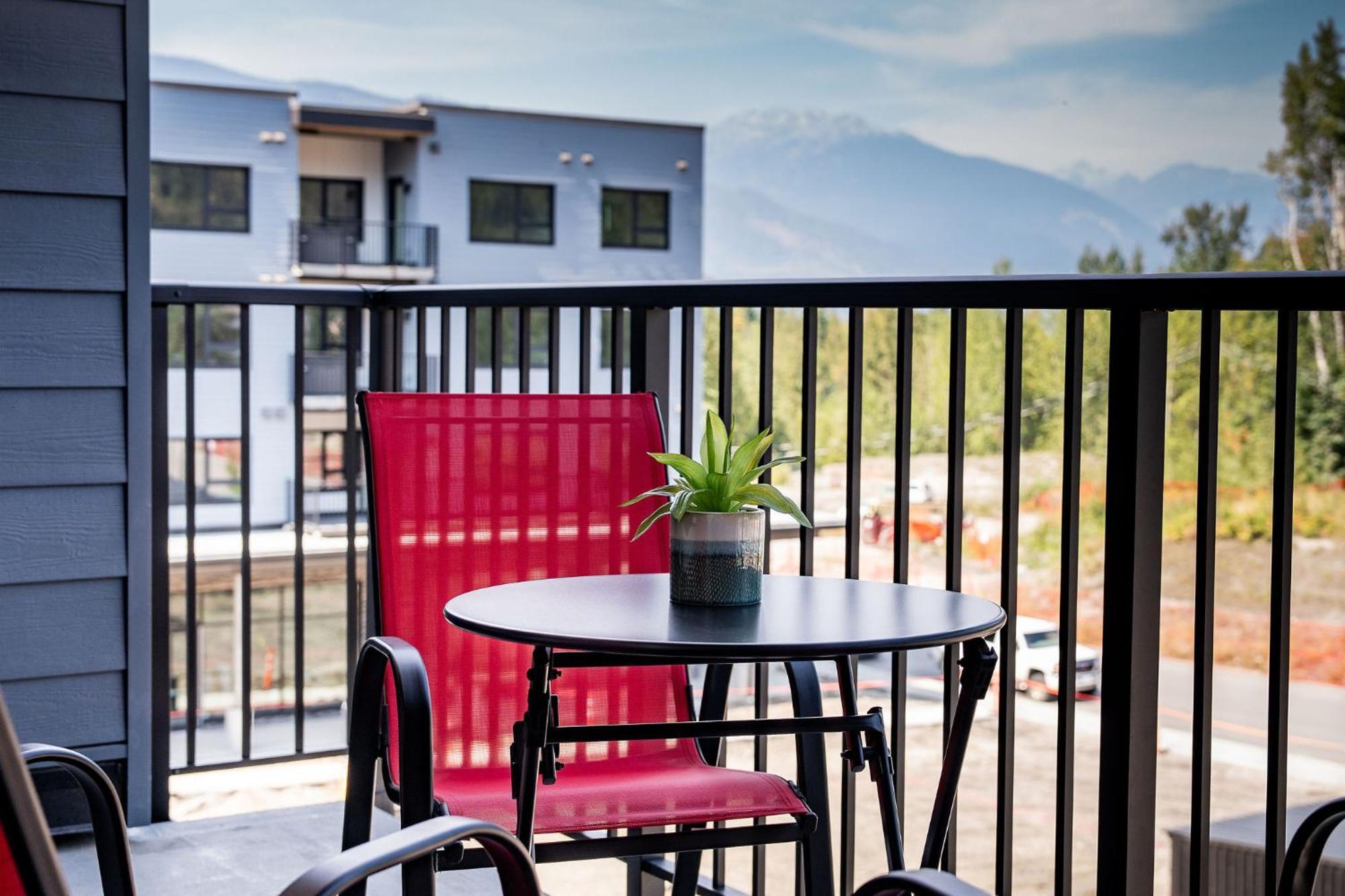 Alpine Haven By Revelstoke Vacations Apartman Kültér fotó