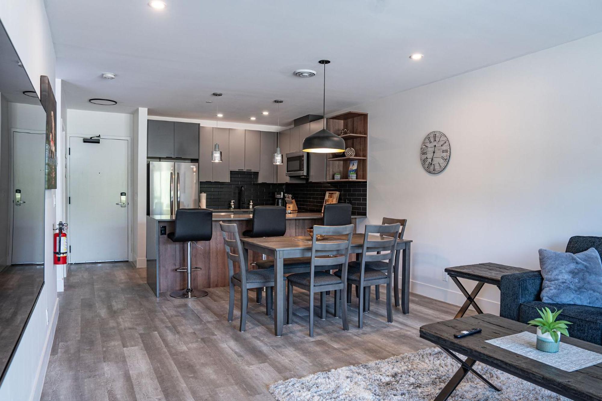 Alpine Haven By Revelstoke Vacations Apartman Kültér fotó