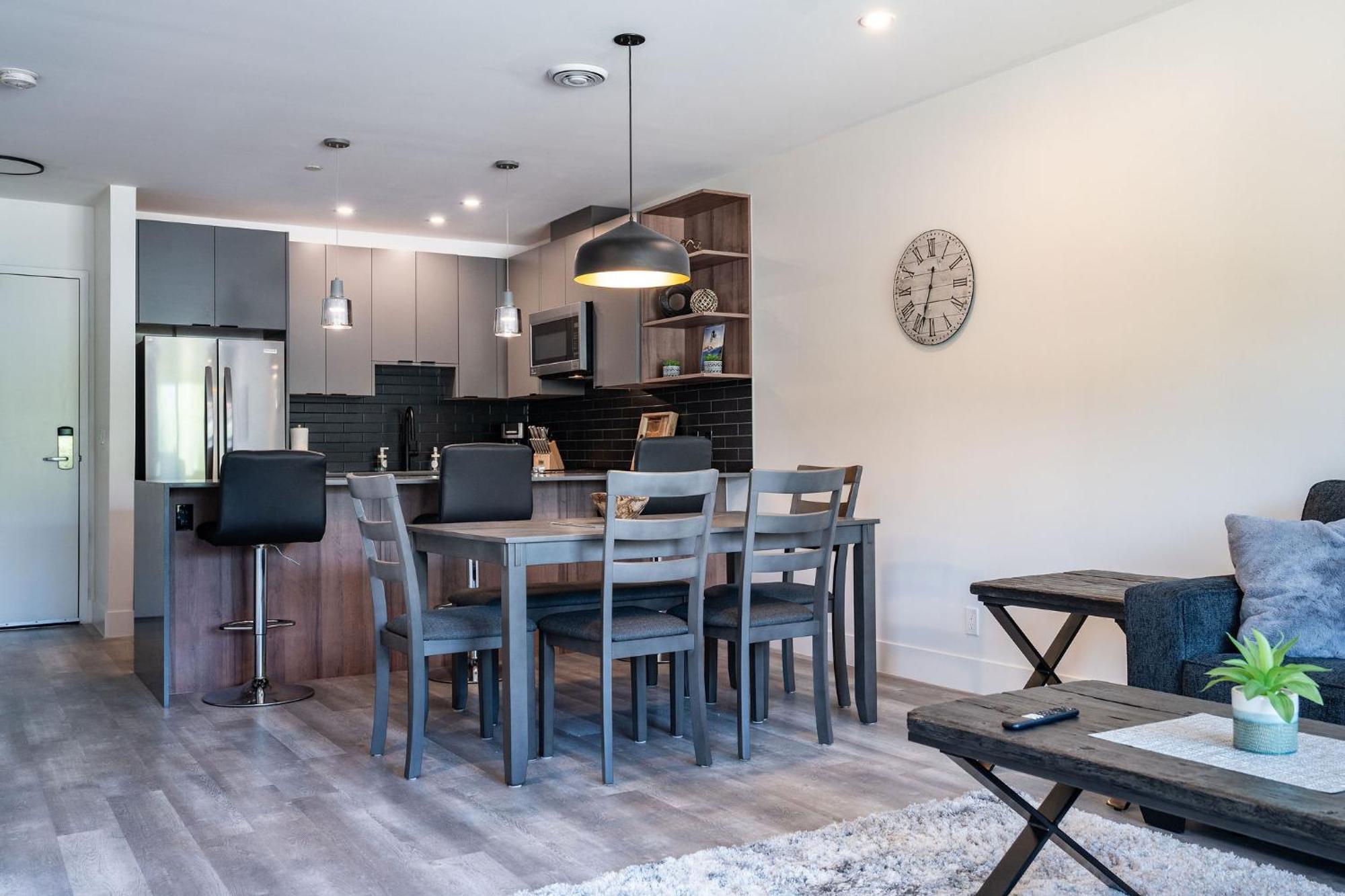 Alpine Haven By Revelstoke Vacations Apartman Kültér fotó