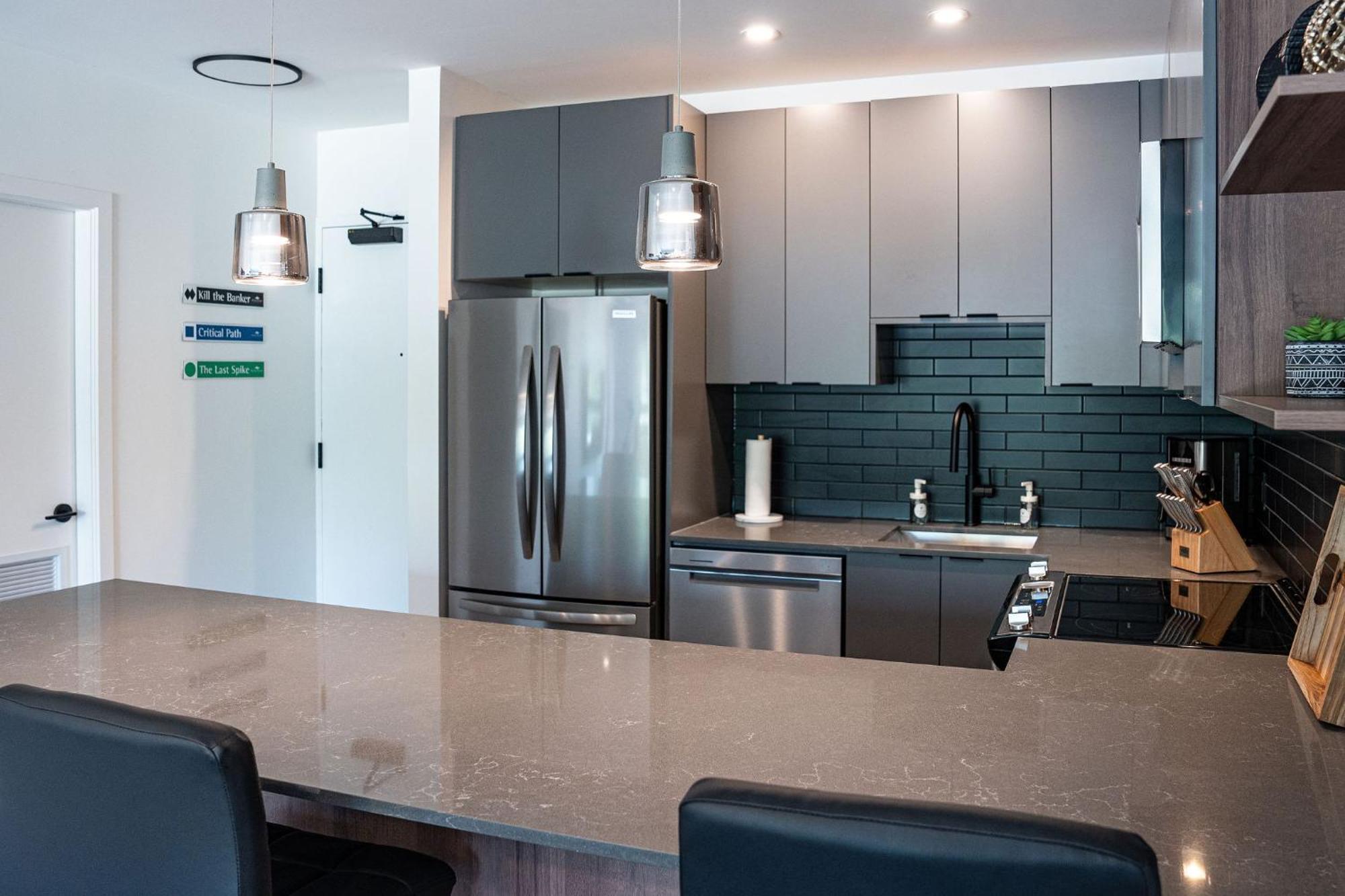 Alpine Haven By Revelstoke Vacations Apartman Kültér fotó