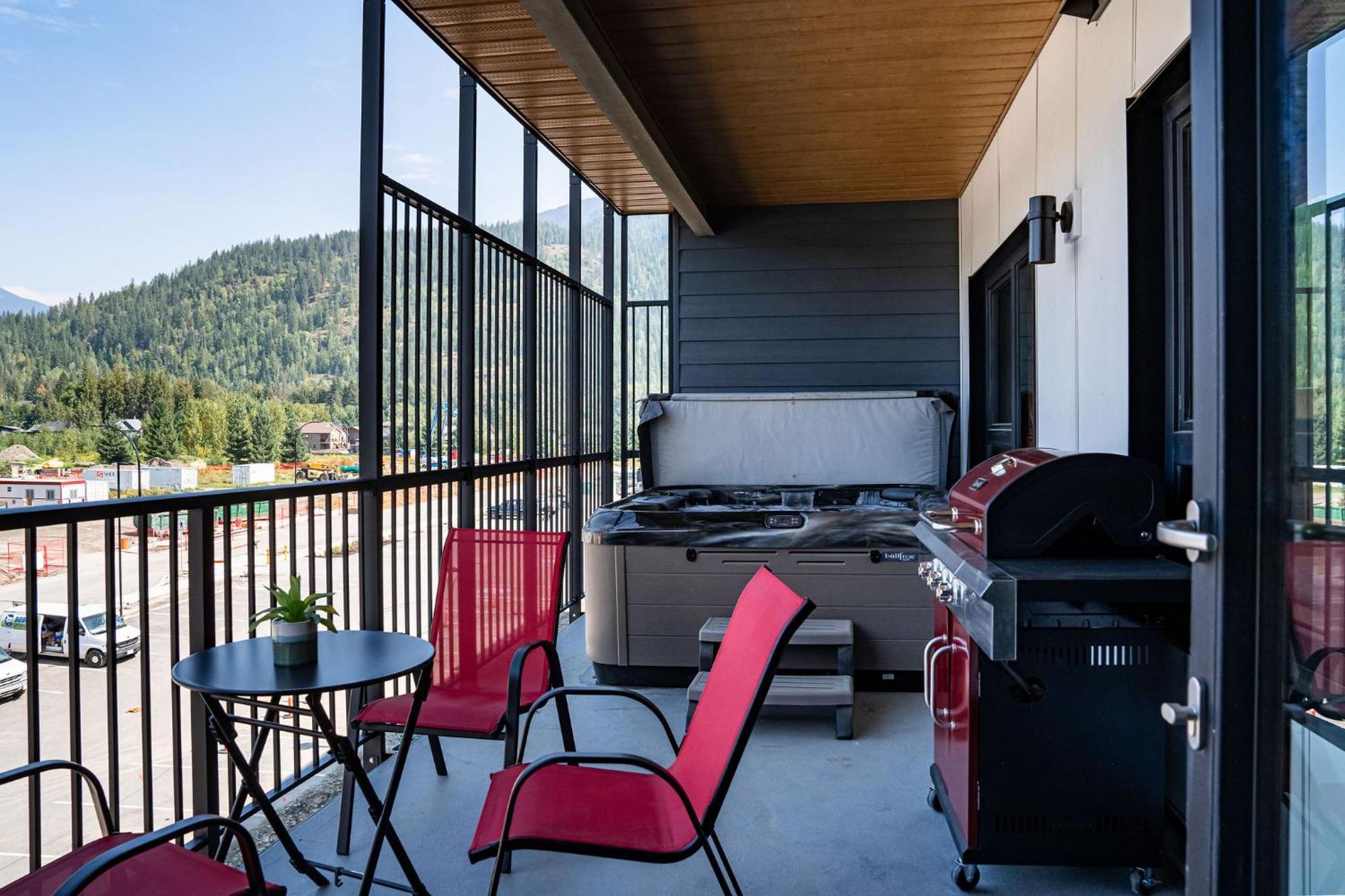 Alpine Haven By Revelstoke Vacations Apartman Kültér fotó